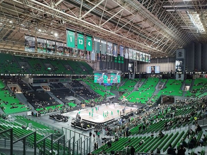 克瓦拉茨赫利亚创欧冠纪录，7场淘汰赛造10球（封面配图）